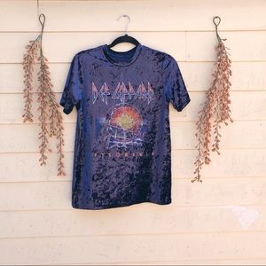 Def Leopard Blue Velvet Band Tee